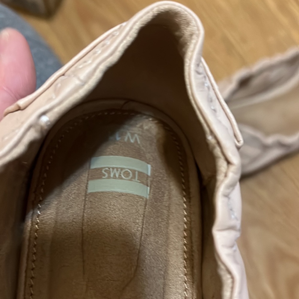 Shoes - Picture 4 of 5